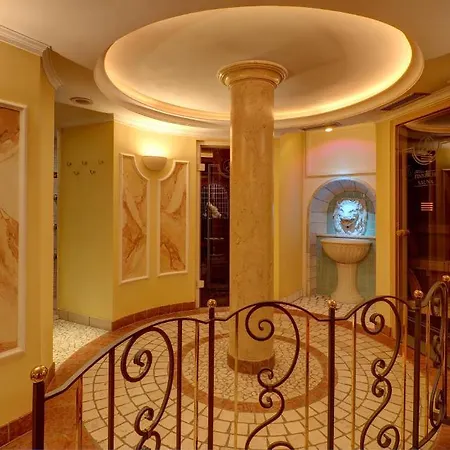 Garni Schneider Hotel 3*